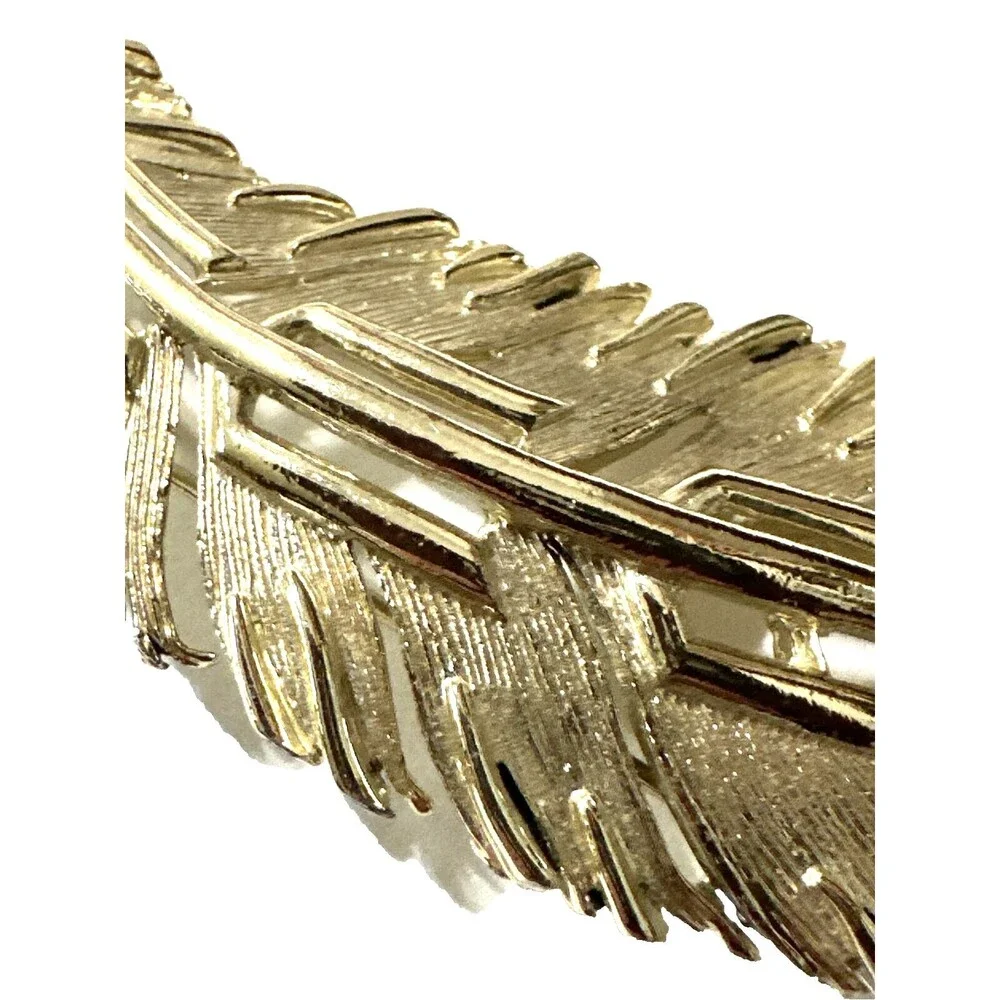 Vintage LISNER Feather Brooch Plume Pale Gold Silver Tone Mid Century Modern Pin